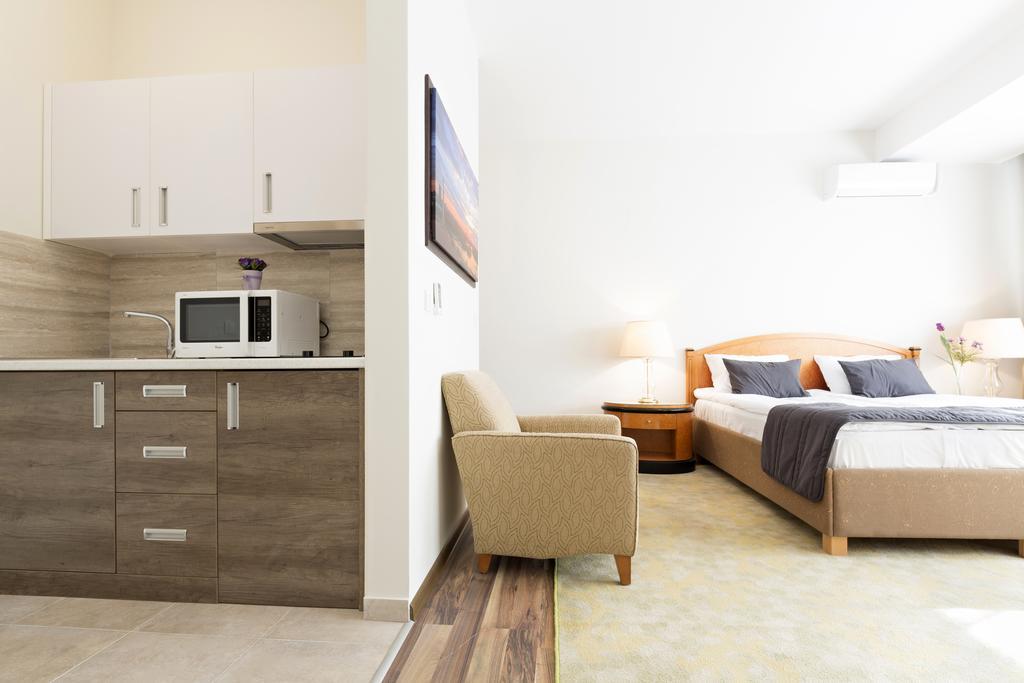 Hotel Avalon Garni Белград Екстериор снимка