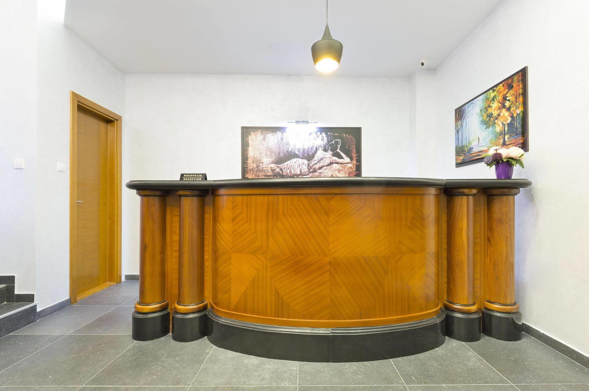Hotel Avalon Garni Белград Екстериор снимка